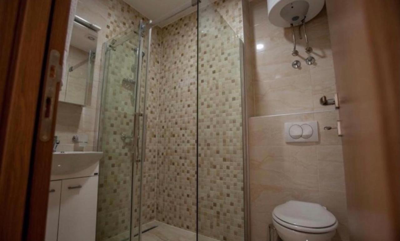 Delux Apartmani Dobra Voda Luaran gambar