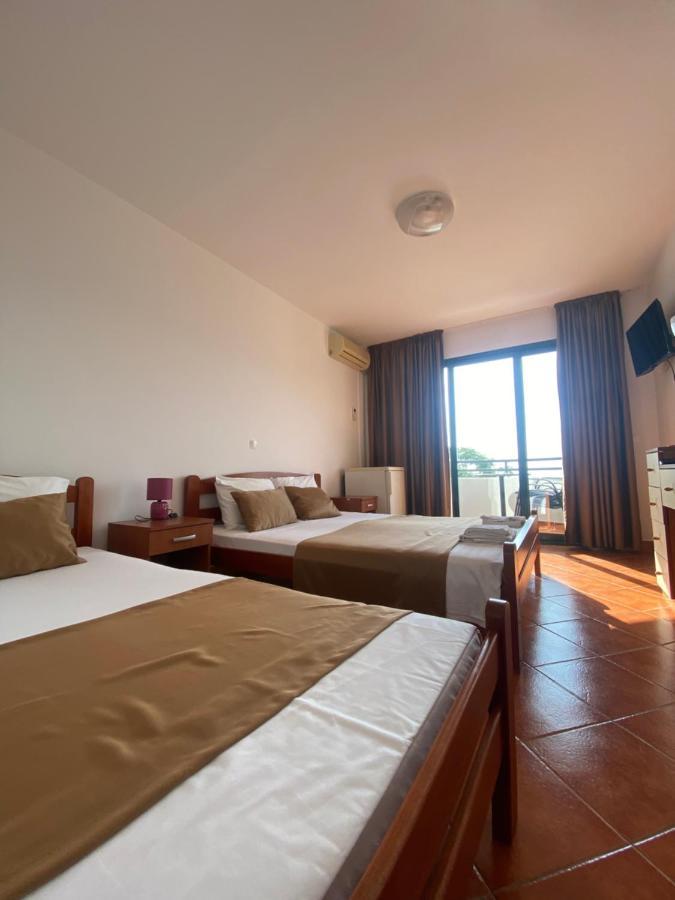 Delux Apartmani Dobra Voda Luaran gambar